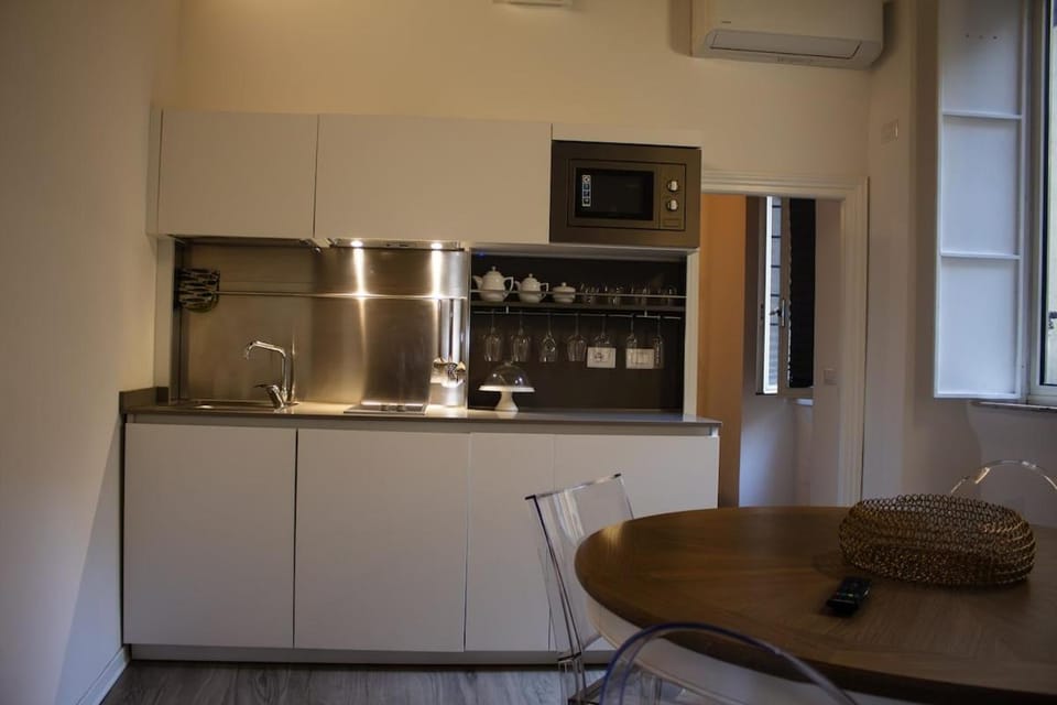 Dining area, pet friendly, stove