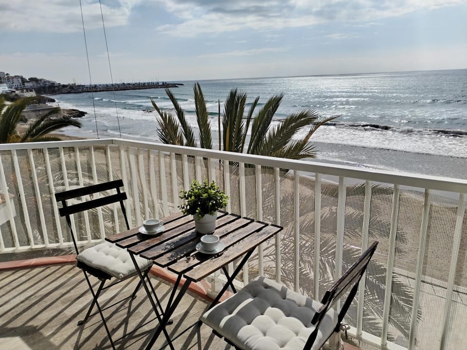 Natural landscape, View (from property/room), Balcony/Terrace, Beach, Sea view