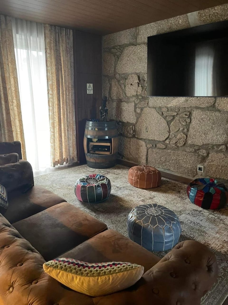 Communal lounge/ TV room, Billiard, Game Room, TV and multimedia, Living room, Seating area, Evening entertainment