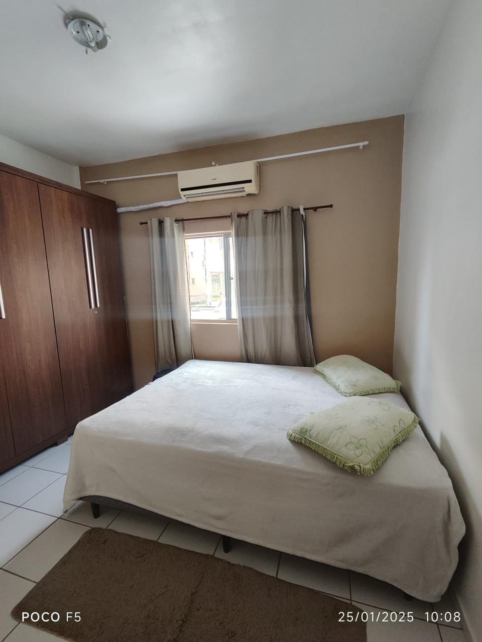 Bed, Bedroom, wardrobe, air conditioner