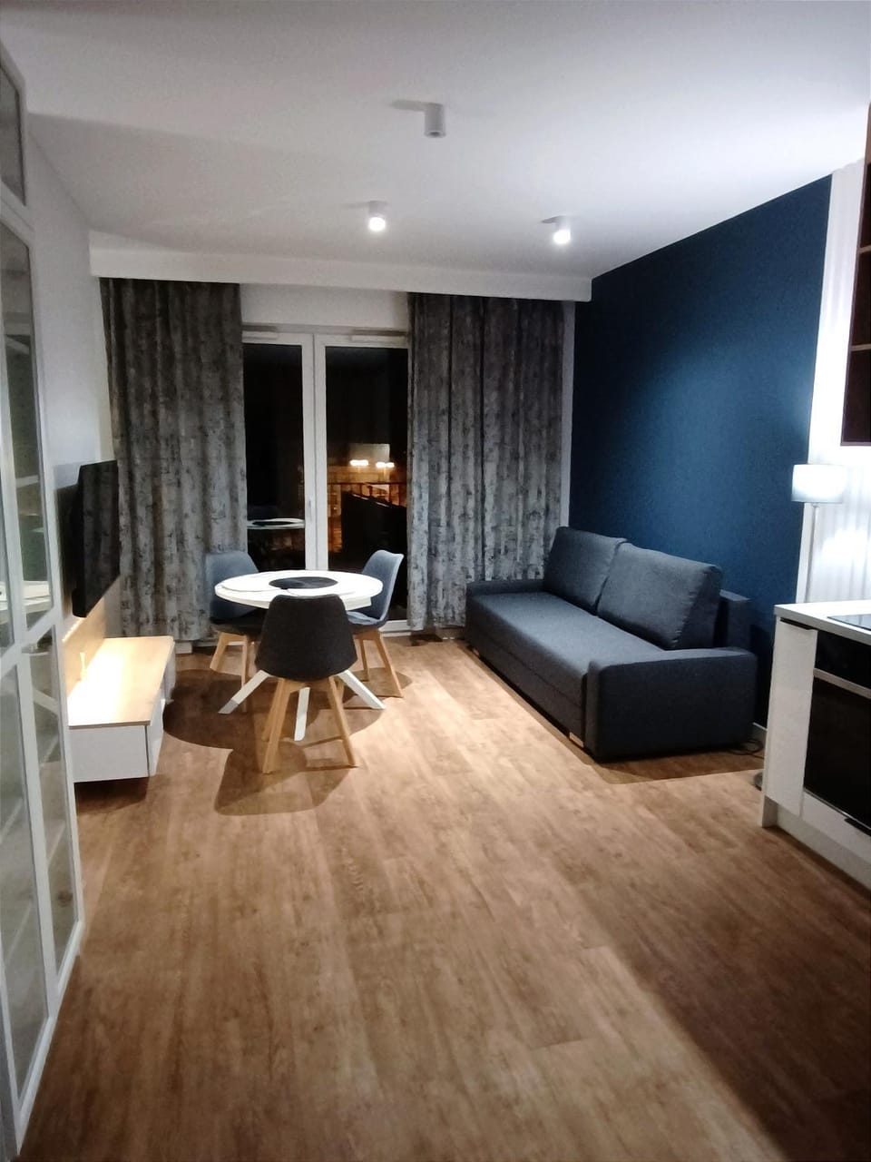 Seating area, Dining area