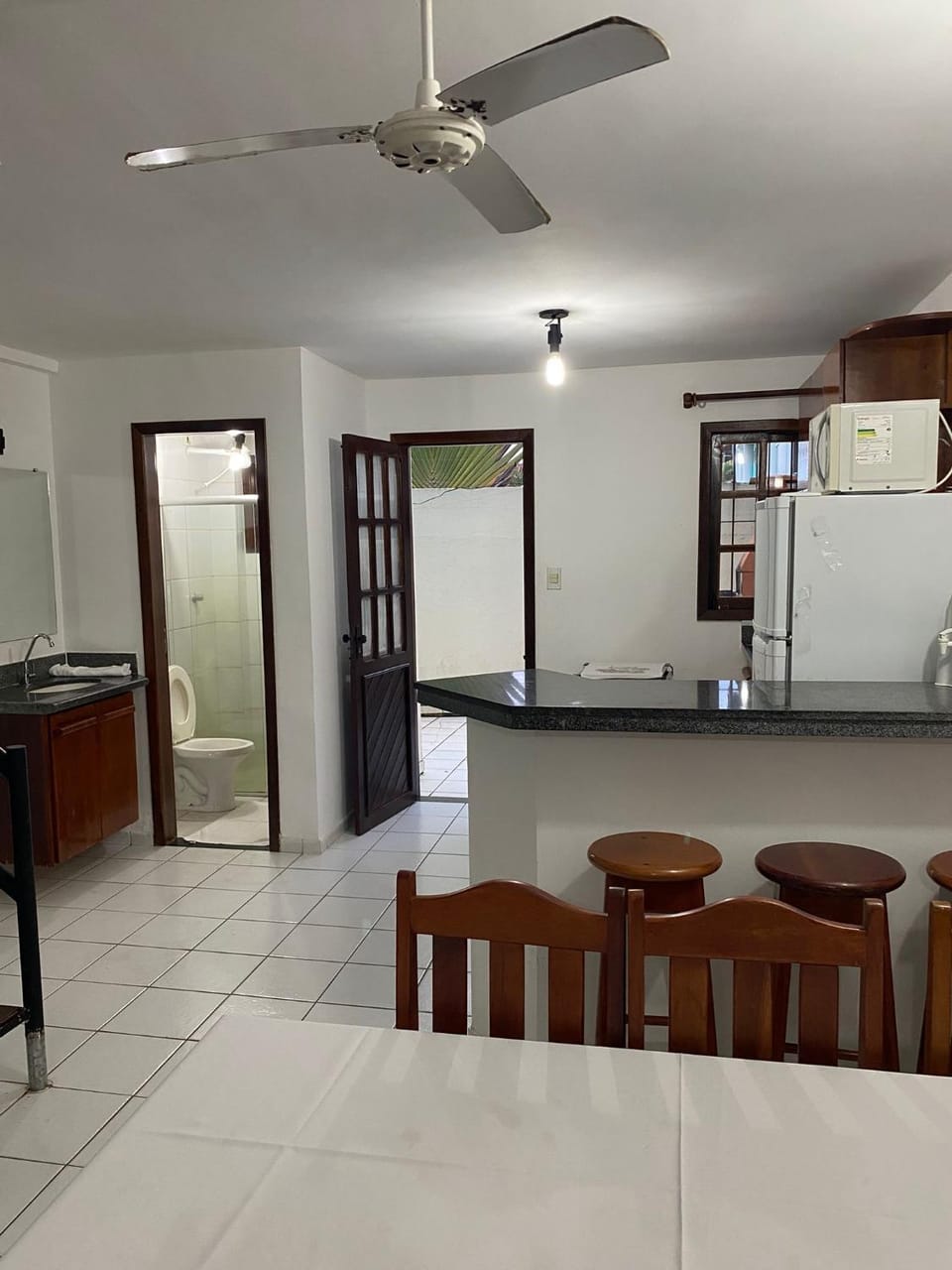 AP27 com 2 Suítes a Poucos Passos da Praia de Taperapuã Apartment hotel in Porto Seguro