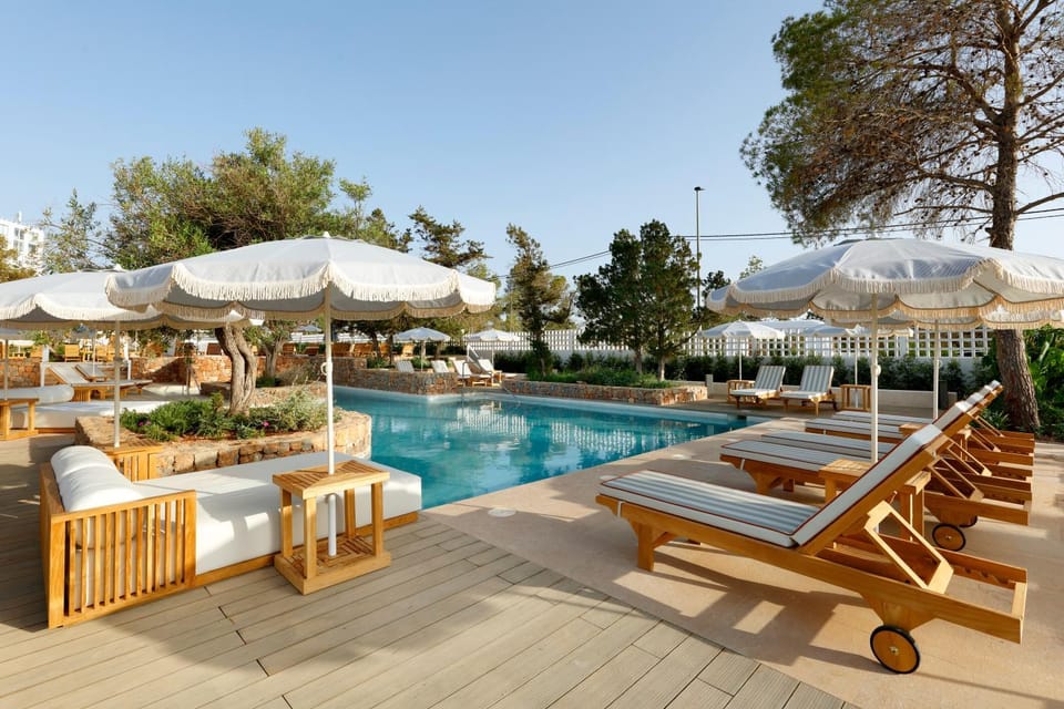 Swimming pool, Swimming pool