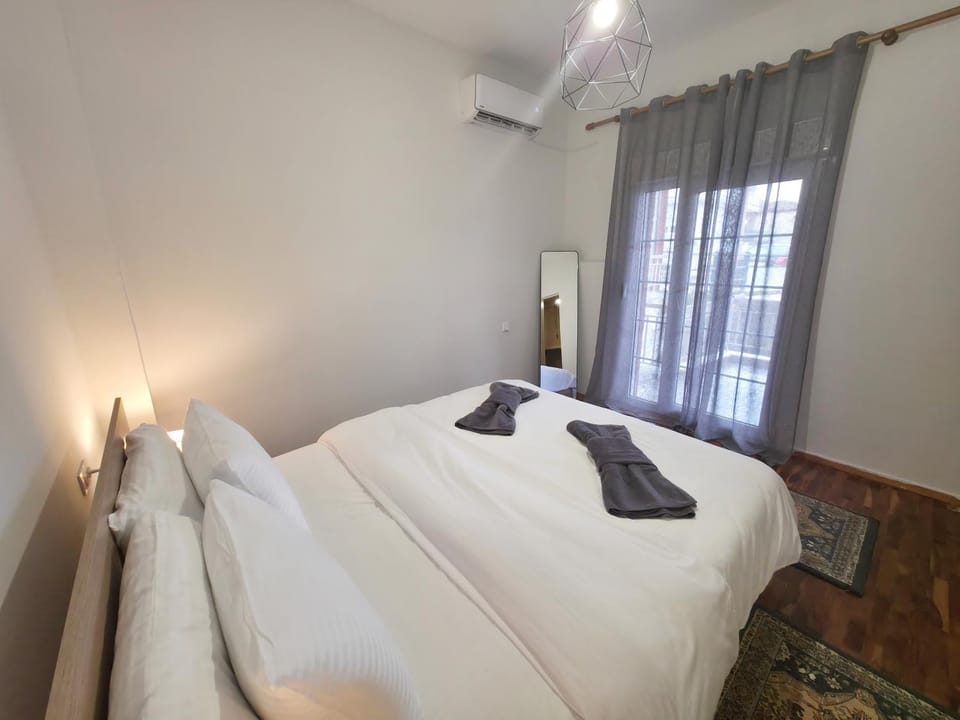 Bed, Bedroom, air conditioner
