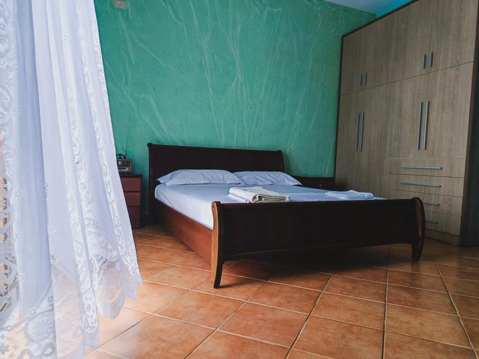 Bed, Bedroom, wardrobe