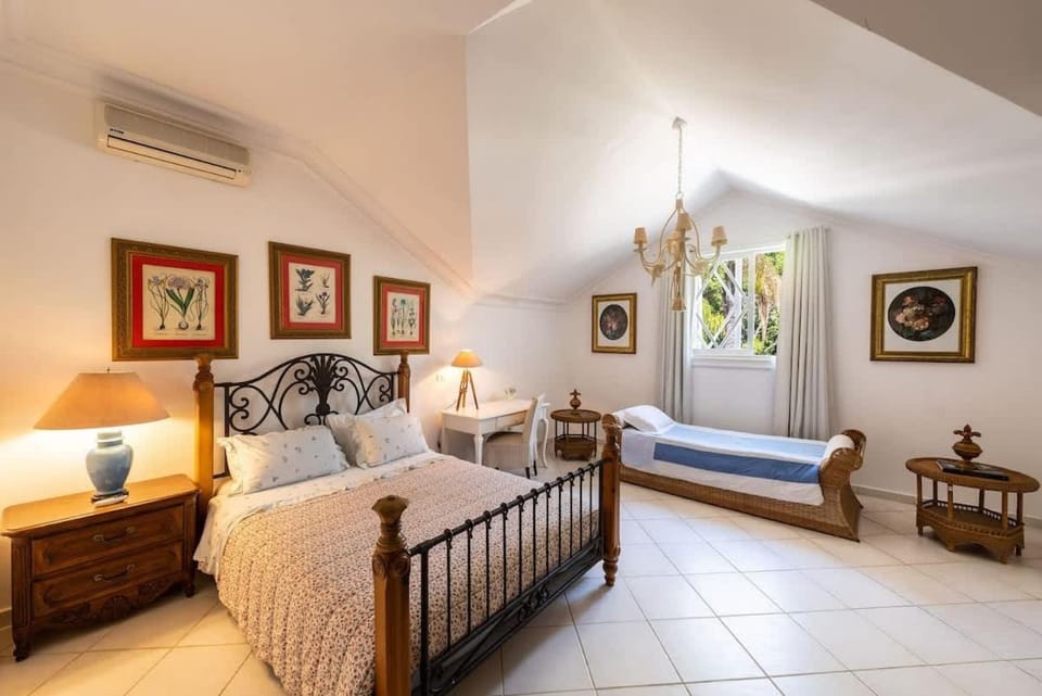 Vila Real Condominium – Luxury Villa with Pool House in State of São Paulo