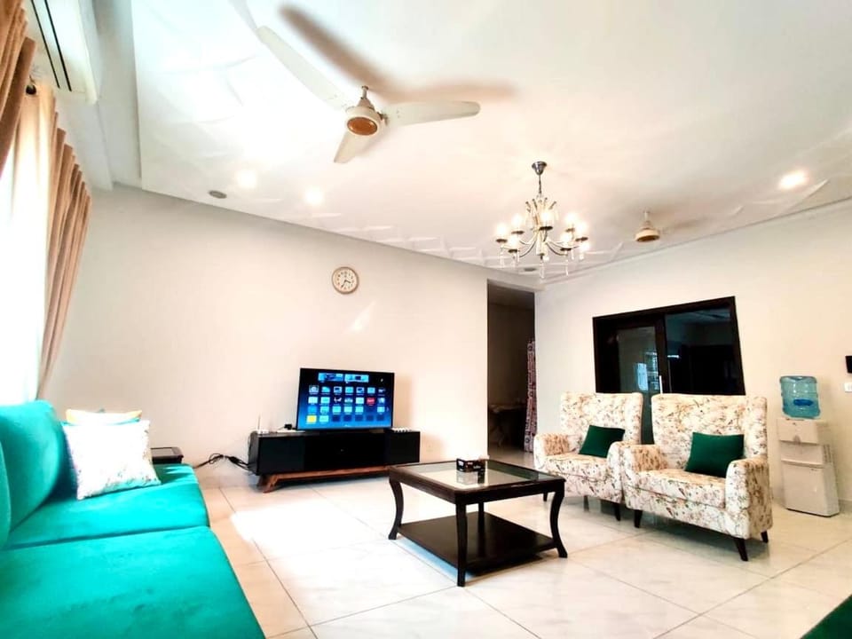 Luxury Villa - 1 Kanal Furnished 5 bedrooms , DHA Phase 6 Villa in Lahore