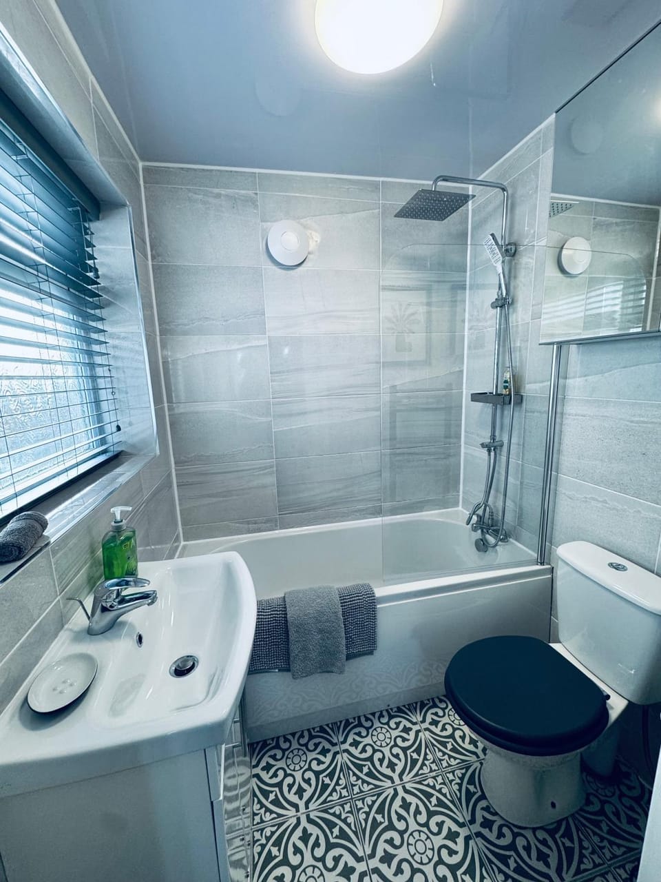 Keekle Retreat - 2 Bedrooms - Sleeps 4 - Free Parking House in Copeland District
