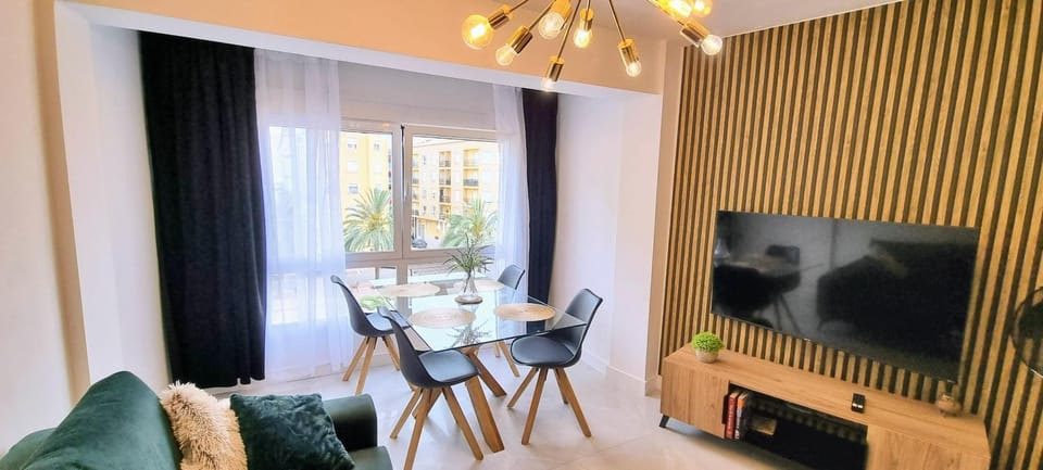 TV and multimedia, View (from property/room), Dining area