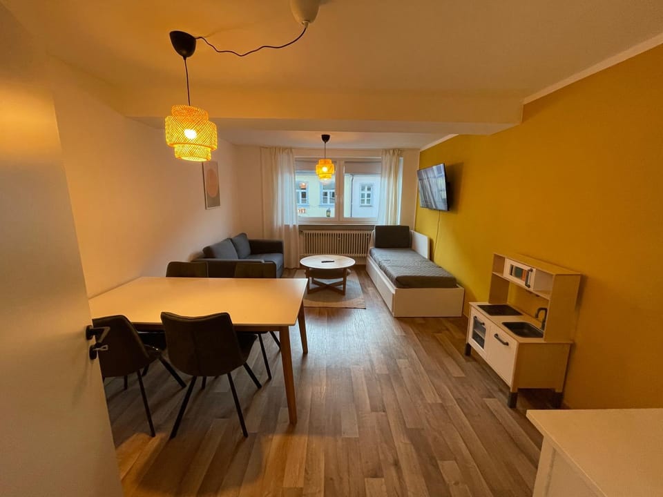 TV and multimedia, Living room, Photo of the whole room, Dining area
