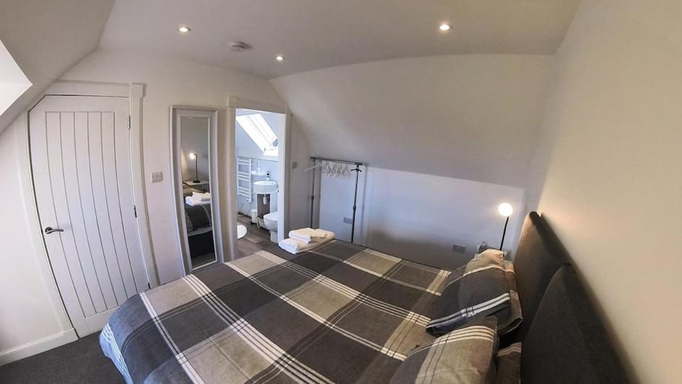 A warm welcome to Tigh Rodden House in Scotland