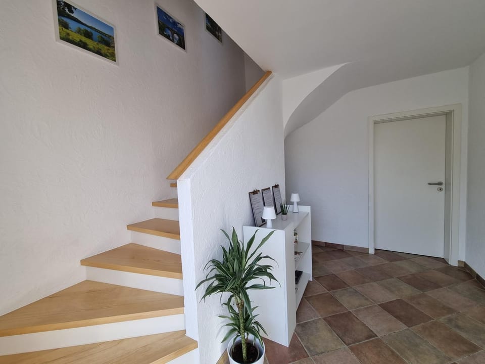 Wellnesshaus Dorfblick mit Outdoor-Jacuzzi und Infrarotkabine House in Vulkaneifel