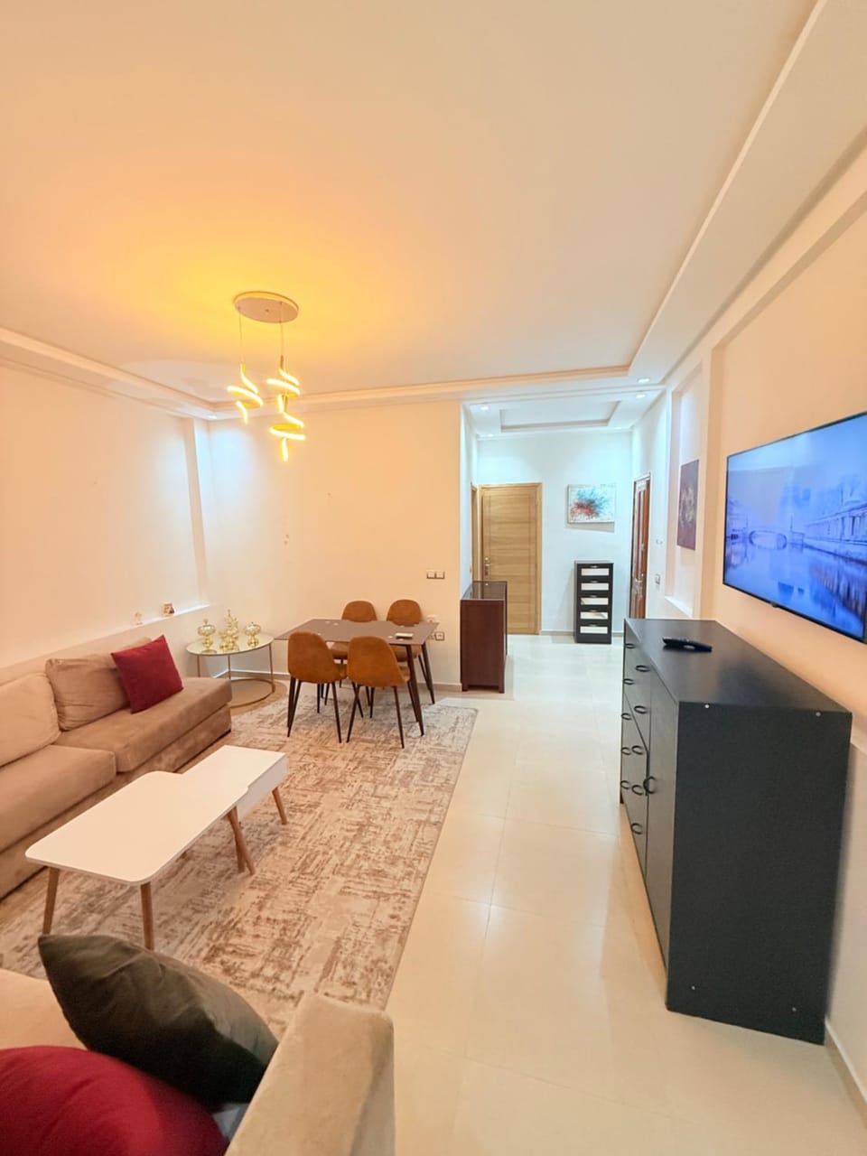 Communal lounge/ TV room, TV and multimedia, Living room, Dining area