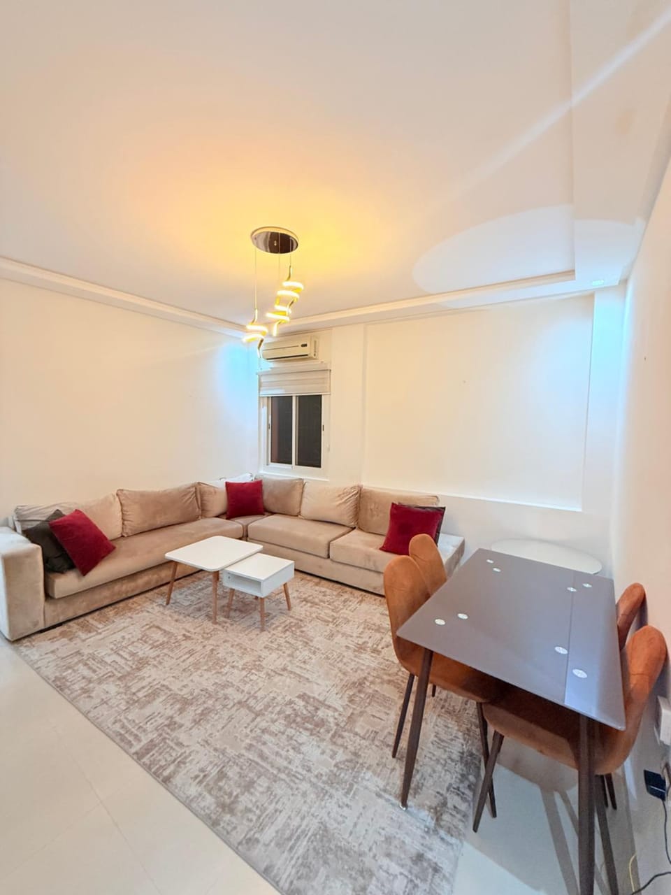 Living room, Dining area