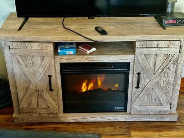Inside Yosemite Park-Cozy Corner Unit-Sleeps 2 Apartment in Tuolumne County
