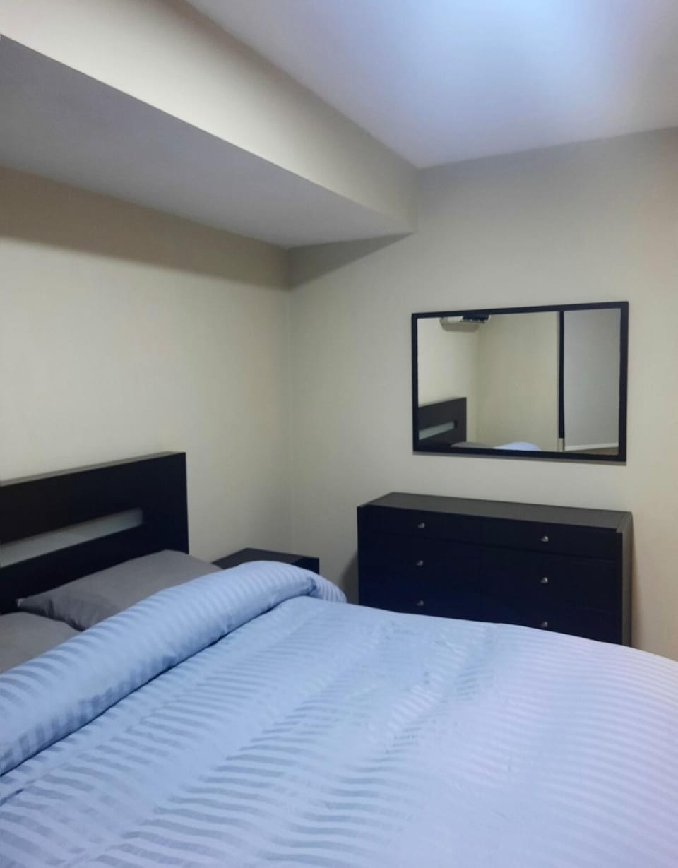 Hermoso Apt remodelado en La Florida - 2H 2B Apartment in Caracas