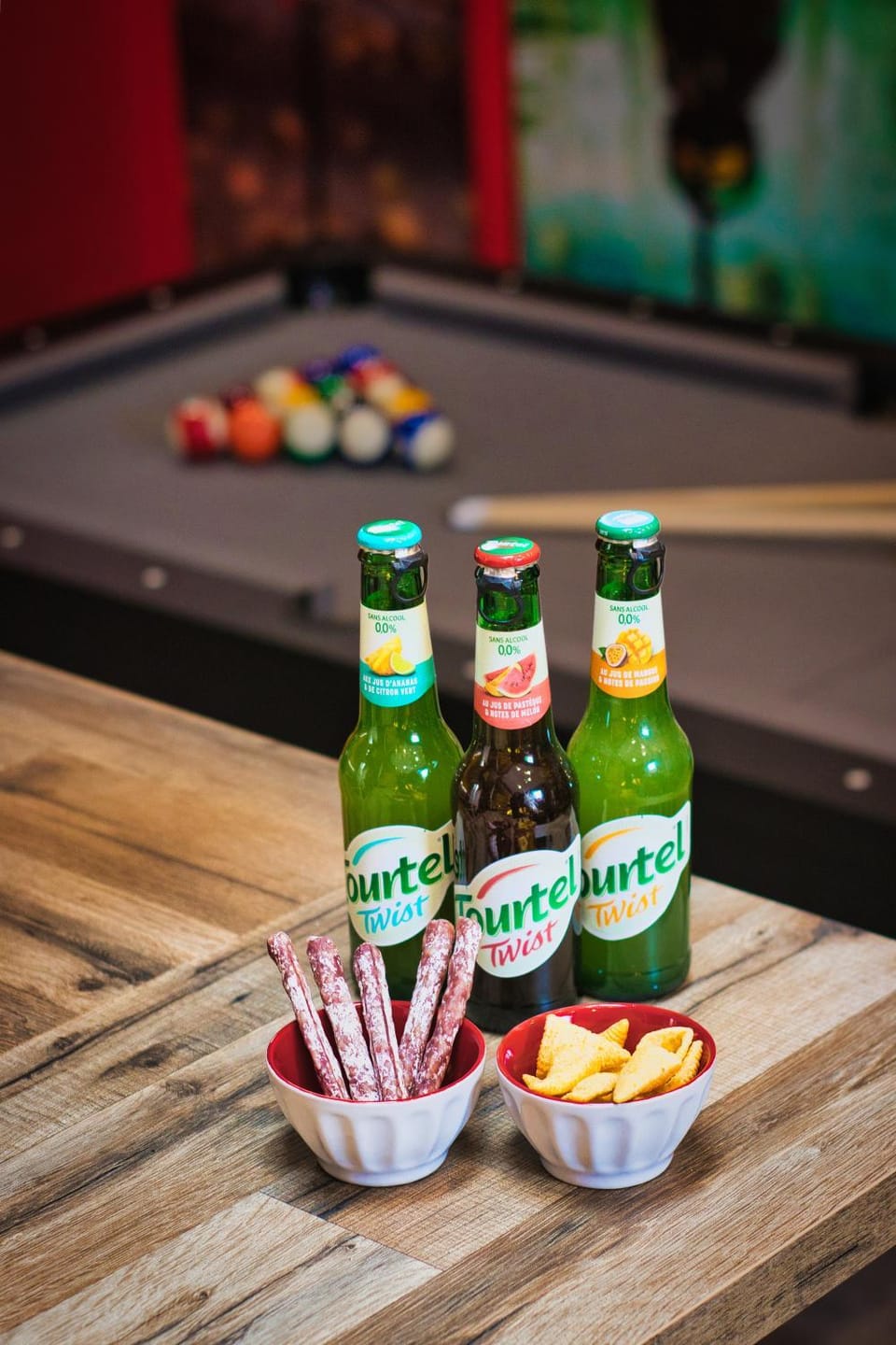 Billiard, Coffee/tea facilities, furniture, toaster