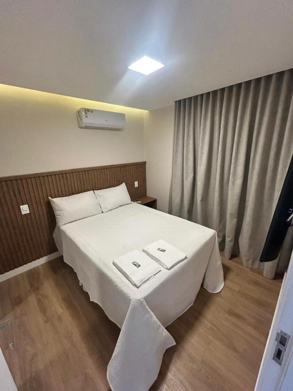 Bed, Bedroom, towels, air conditioner