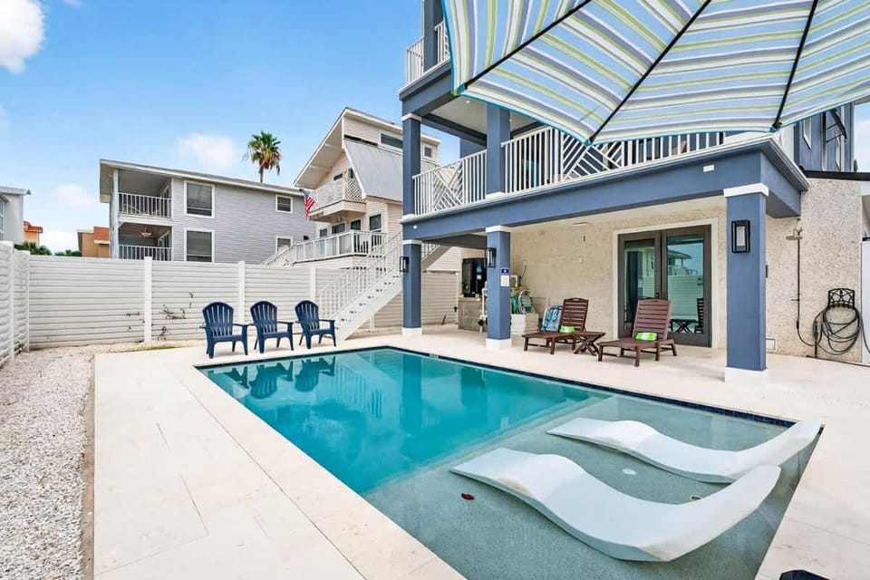 Blue Pearl House in Indian Shores