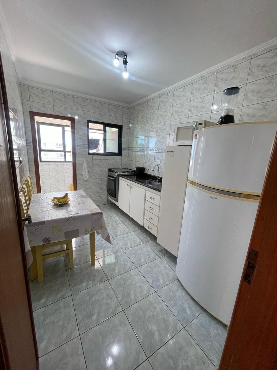 Kitchen or kitchenette, Dining area, oven, stove