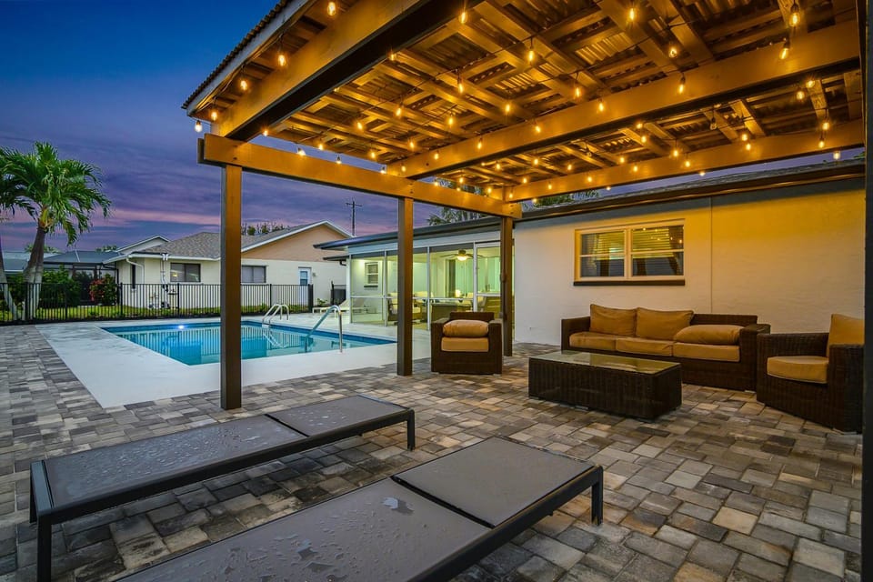 Patio, Pool view, Swimming pool