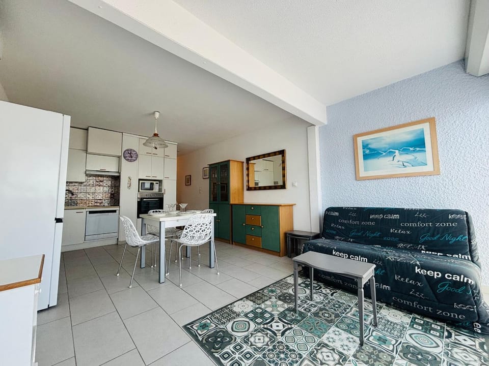 Appartement T2 en rez-de-jardin face à la mer avec parking Apartment in Argeles-sur-Mer