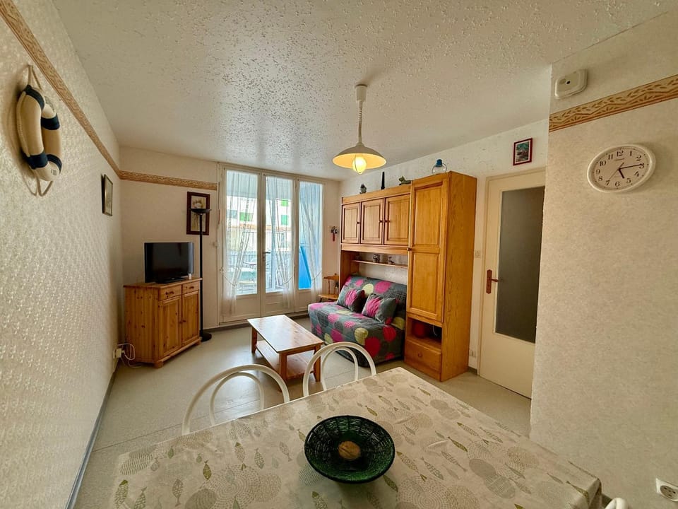 APPARTEMENT AVEC TERRASSE PROCHE PLAGE - FR-1-652-49 Apartment in Saint-Jean-de-Monts