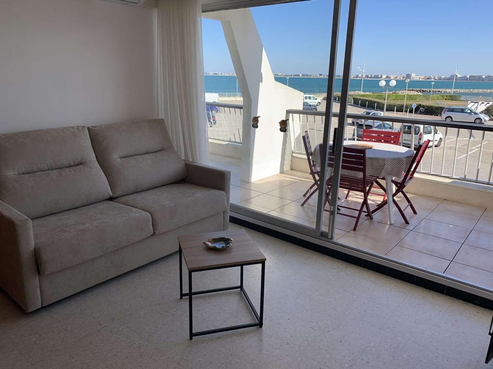 Bel Appartement 4 Pers avec Clim & Parking, Port Camargue - FR-1-731-119 Apartment in Le Grau-du-Roi