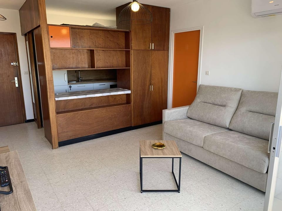 Bel Appartement 4 Pers avec Clim & Parking, Port Camargue - FR-1-731-119 Apartment in Le Grau-du-Roi