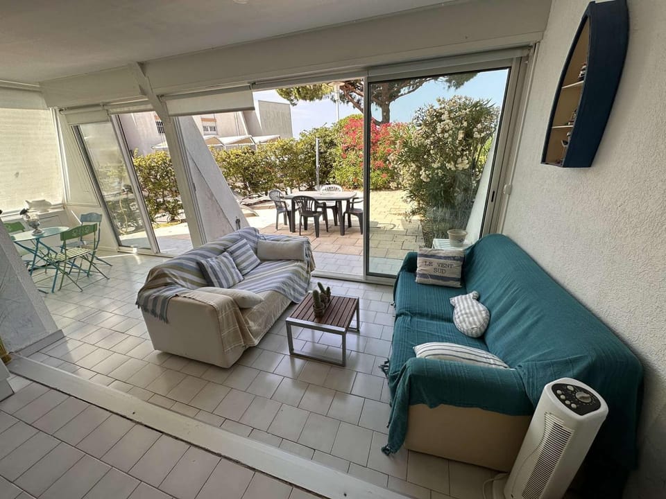 Appartement 3 pièces, terrasse privée, 6 personnes à Port Camargue - FR-1-731-120 Apartment in Le Grau-du-Roi