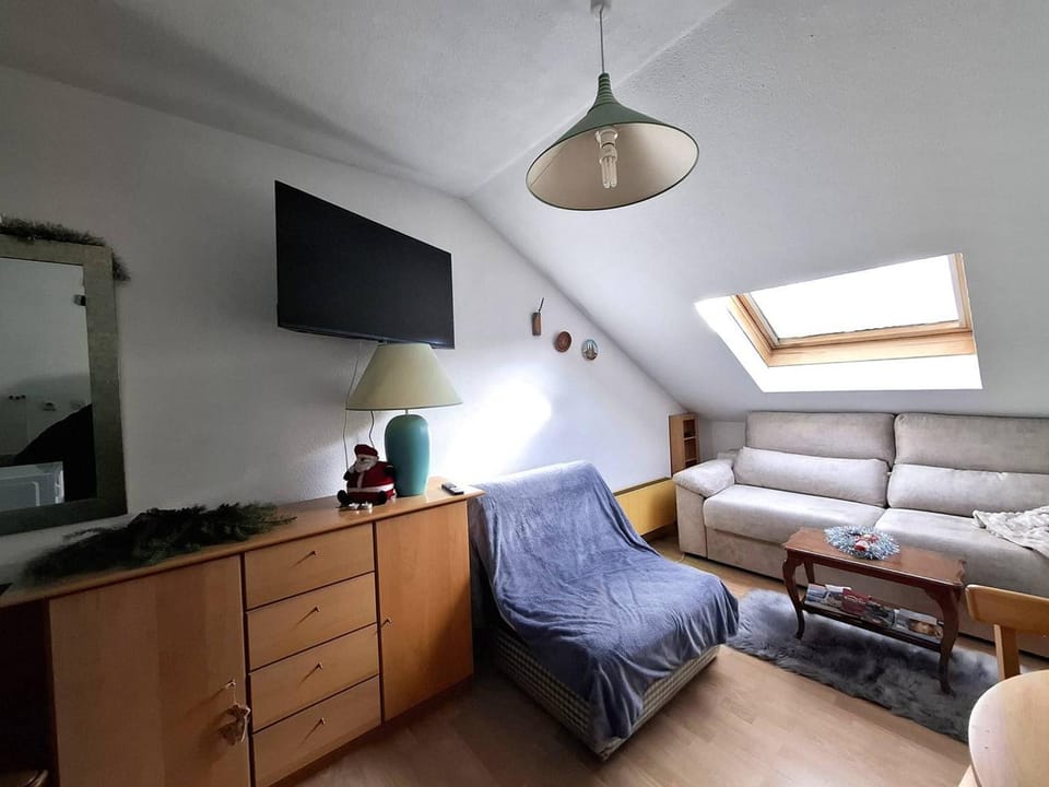 Studio proche pistes avec parking – 2 personnes - FR-1-592-83 Apartment in Bolquère