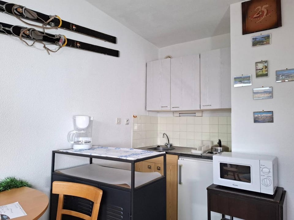 Studio proche pistes avec parking – 2 personnes - FR-1-592-83 Apartment in Bolquère