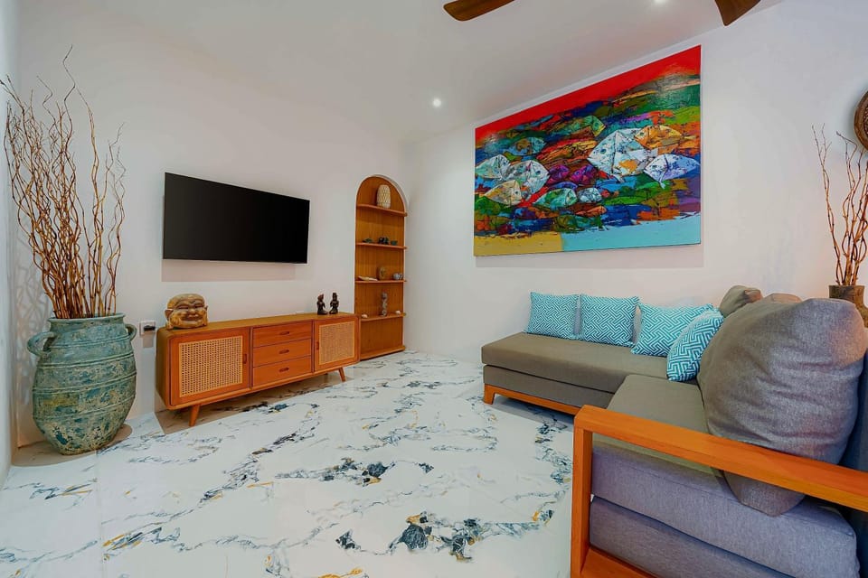 Communal lounge/ TV room