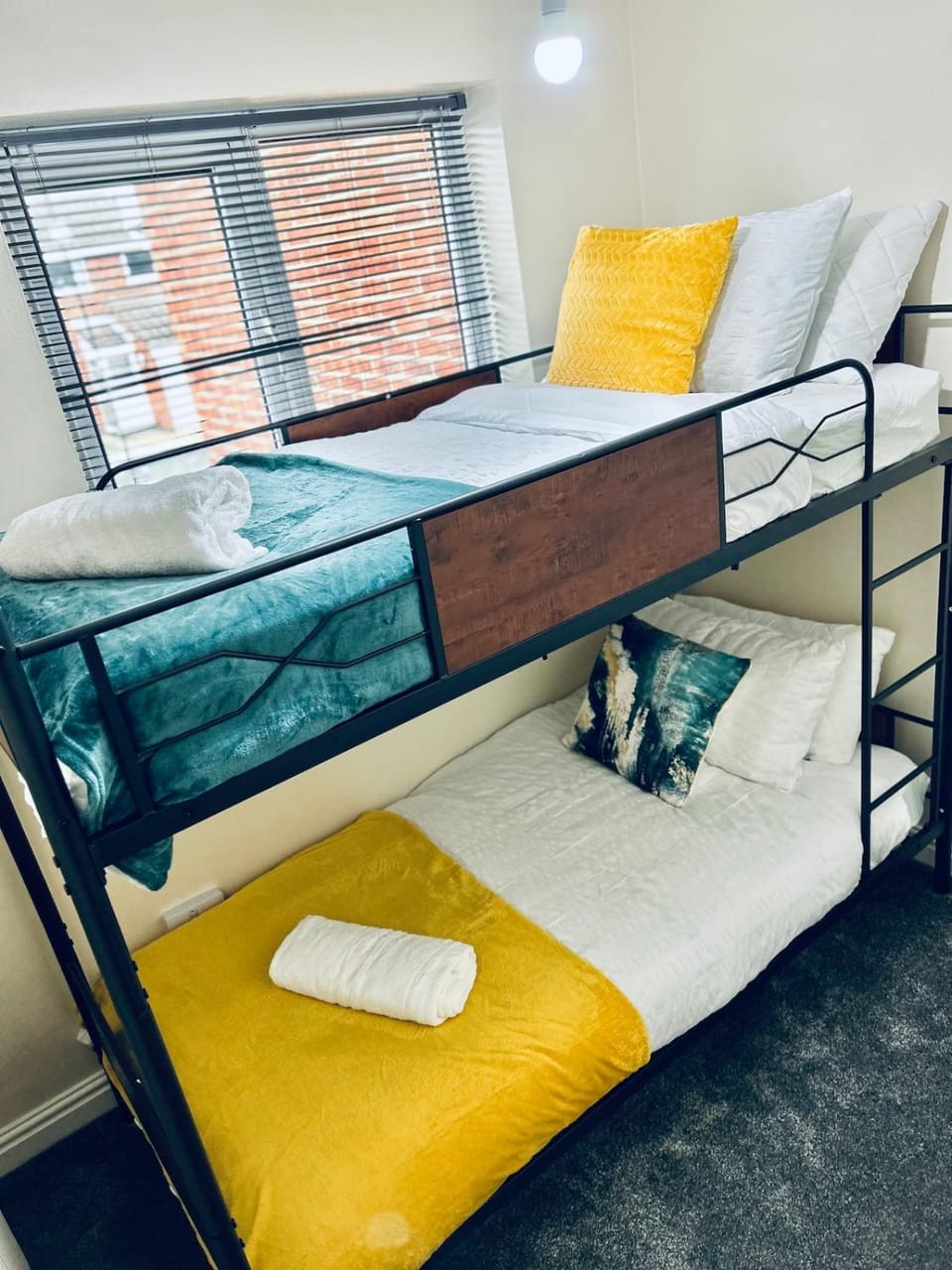 Bed, Photo of the whole room, Bedroom, bunk bed, towels