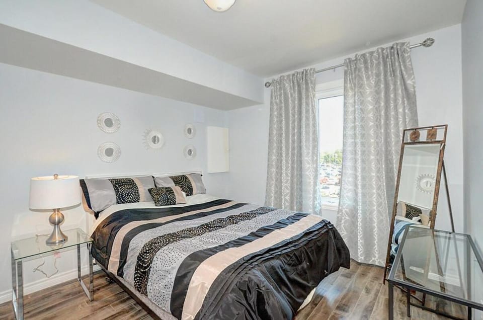Luxurious Condo with Balcony in Kitchener Apartment in Waterloo