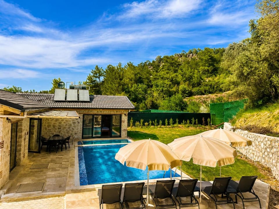 Property building, Garden view, Swimming pool