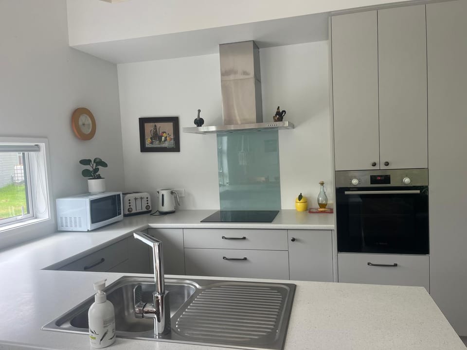 Kitchen or kitchenette, dishwasher, oven, pet friendly, stove