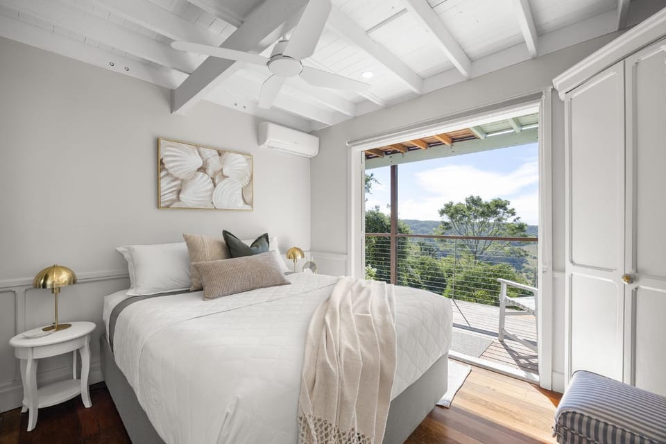 Misty Valley Cottage House in Mapleton