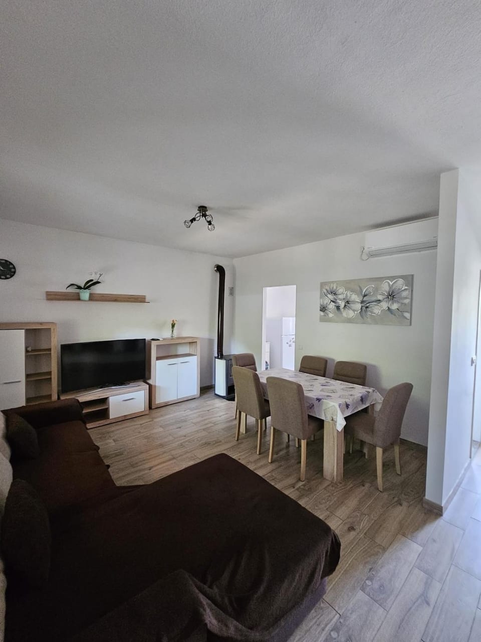 Apartman Ena terasa&parking Apartment in Tisno