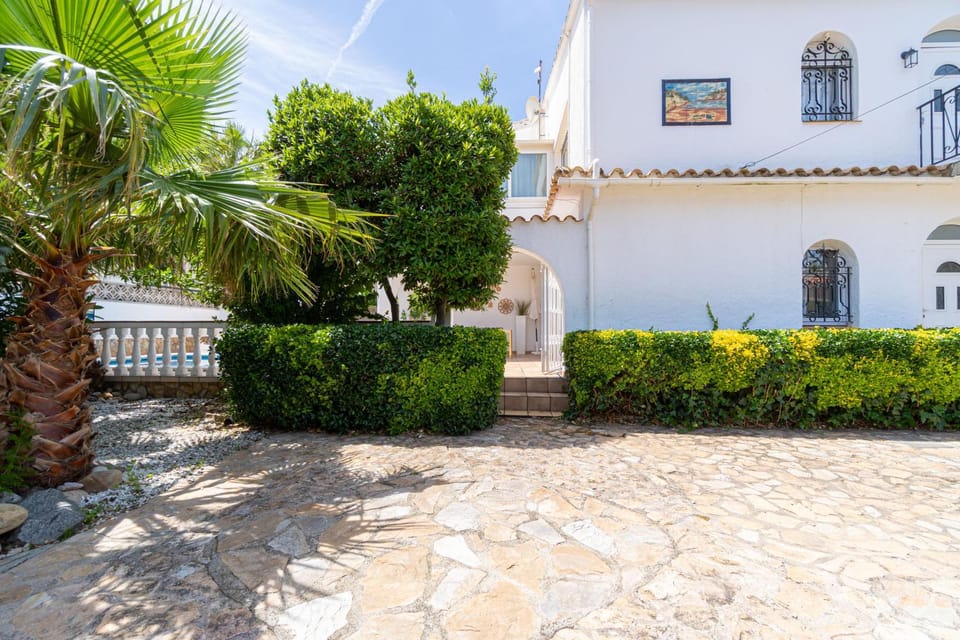 Beautiful villa with swimming pool House in Alt Empordà