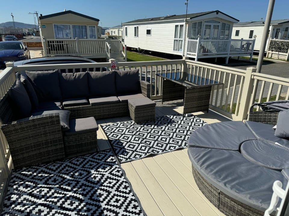 R&A Static Caravan Holidays, Towyn, North Wales Campground/ 
RV Resort in Wales