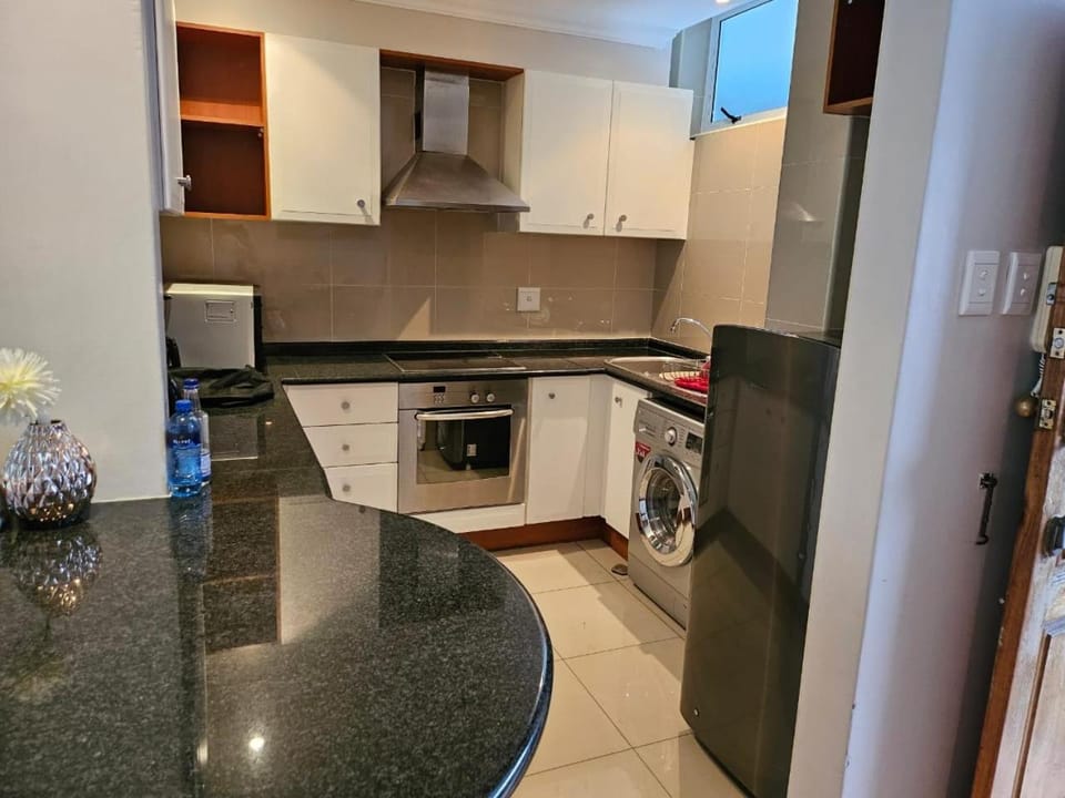 Lighthouse Apt 2 bed Balcony Apartment in Umhlanga
