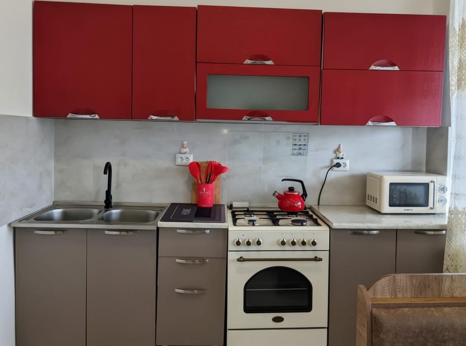 Kitchen or kitchenette, Kitchen or kitchenette, pet friendly, stove