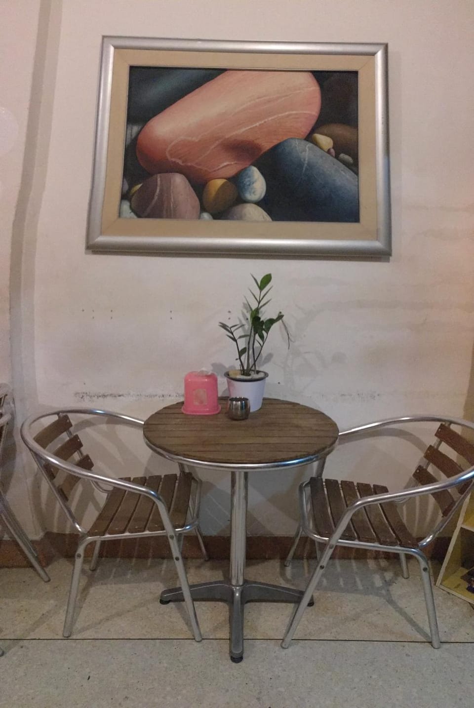 Seating area, Dining area
