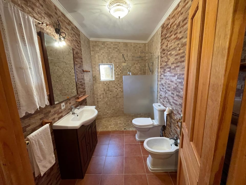 Shower, Bathroom, bidet