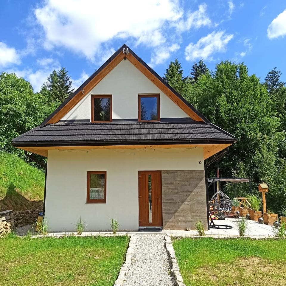 Property building, Day, Garden, Garden view