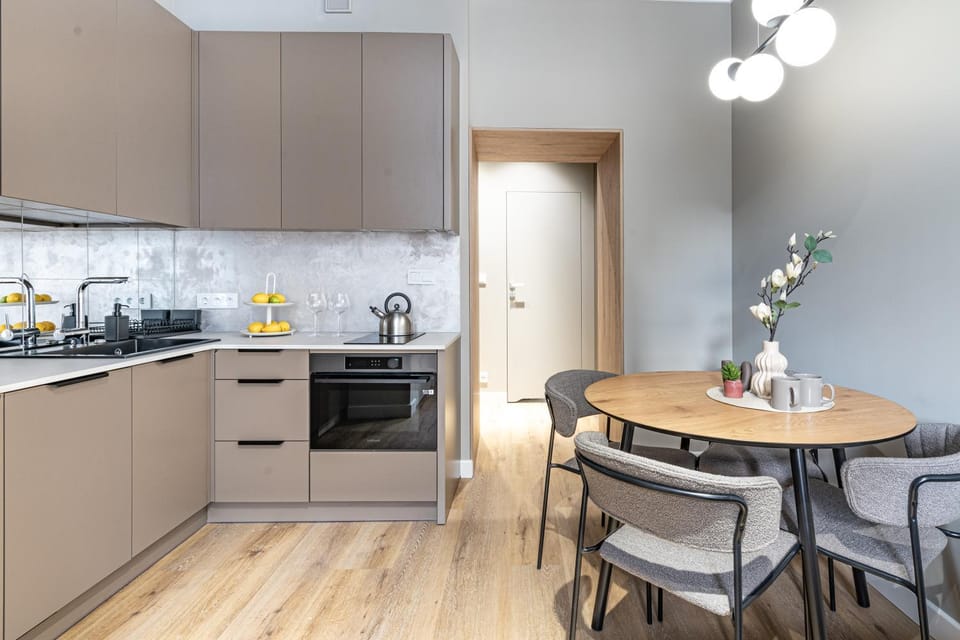 Kitchen or kitchenette, Dining area, dishwasher, stove