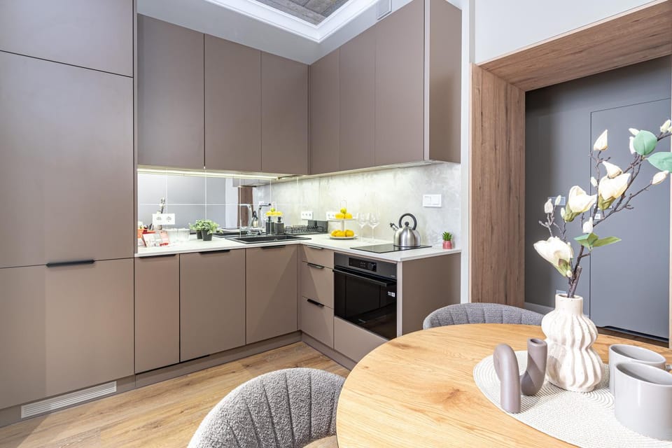 Kitchen or kitchenette, Dining area, dishwasher, stove