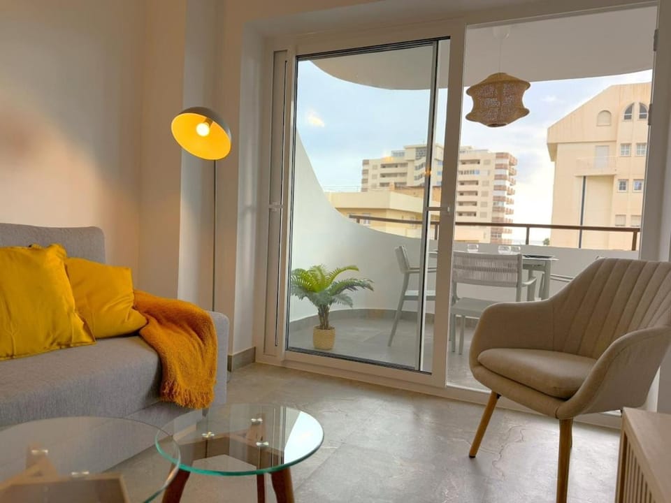 Modern & sunny beach apartment Apartment in Fuengirola