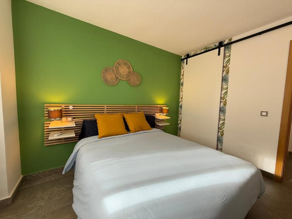 Modern & sunny beach apartment Apartment in Fuengirola